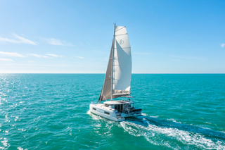 Thumbnail LAGOON 38 EXTERIOR (2)